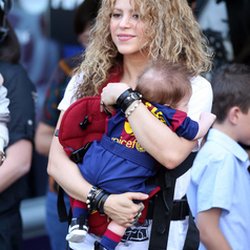 Shakira et Sasha à un match de Barcelone