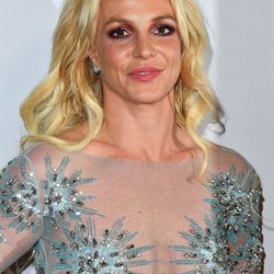 Britney Spears inscrite par Jimmy Fallon sur Tinder (Pre-Grammy, à Los Angeles, en Californie, le 11 février 2017)