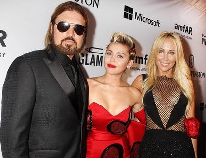 Miley Cyrus et ses parents @ Gala de l’amfAR
