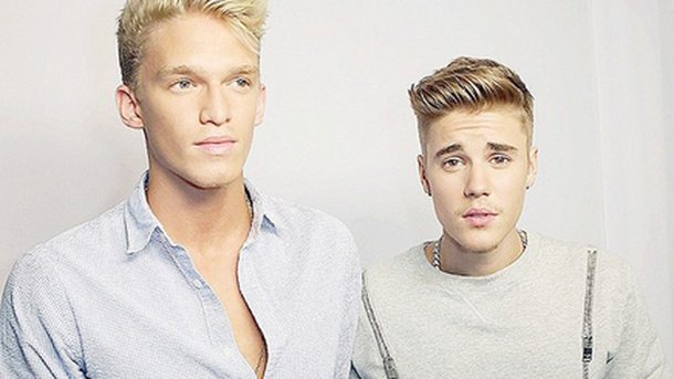 Justin Bieber et Cody Simpson : leur premier hit bientôt dévoilé!