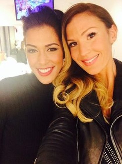 Vitaa: Cet aprèm j'ai croisé la jolie @AyemFilless dans les loges d' @NRJ12lachaine un bisou a elle pour sa gentillesse...