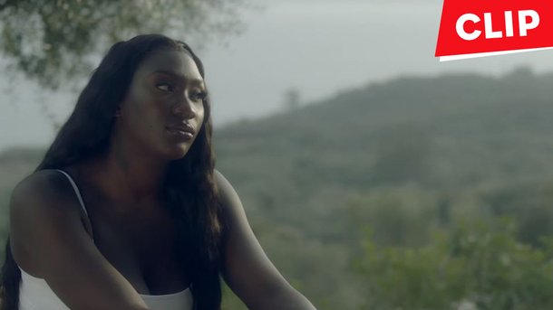 Aya Nakamura se plonge dans ses souvenirs amoureux dans le clip de «Soldat»