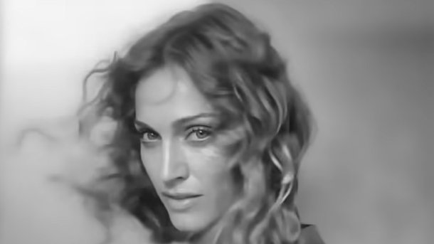 27 ans plus tard, Madonna sort l'enthousiasmant album "Veronica Electronica"