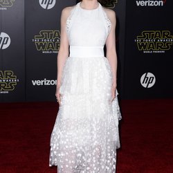 Daisy Ridley à la première mondiale de Star Wars Episode VII à Los Angeles