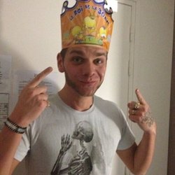 Keen'V ‏: Cadeau du soir ;) 