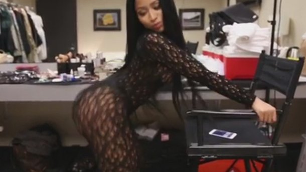 Nicki Minaj : un twerk torride dans sa loge! Découvrez la vidéo!