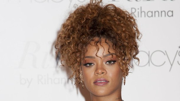 Rihanna : son disque prend du retard !