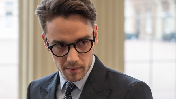 Liam Payne sort son plus beau costume pour rencontrer la reine d'Angleterre!