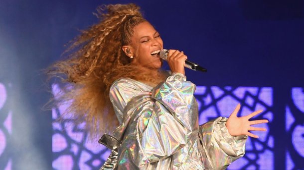 Rihanna, Beyoncé, Drake...: les chanteurs qui ont lancé leur collection de vêtements