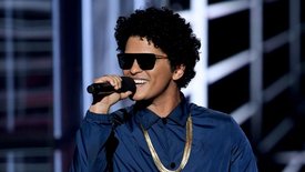 Les clips les plus dingues de Bruno Mars