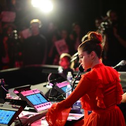 Selena Gomez à Paris chez Cauet