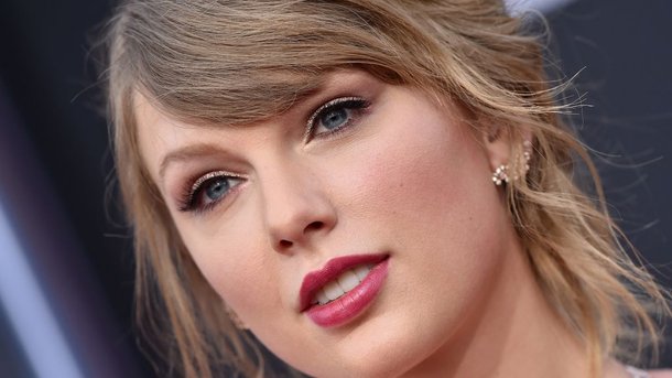 Drake, Taylor Swift...: ces chanteurs et chanteuses qui jouent aussi la comédie