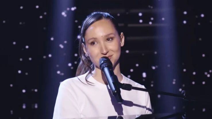 Tessa B lors de son audition à l'aveugle à The Voice 2026