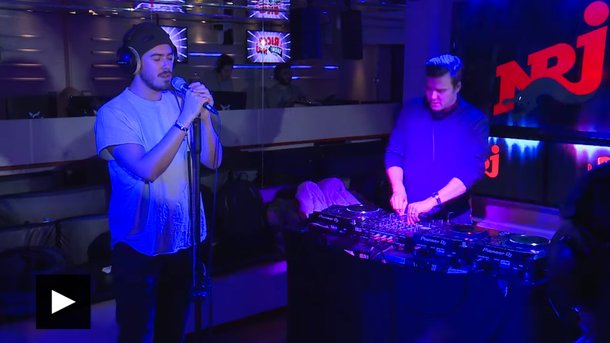 Feder joue «Breathe» pour la première fois en live dans le Rico Show sur NRJ