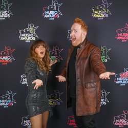 Philippine et Gavin James - Photocall - NRJ Music Awards 2019