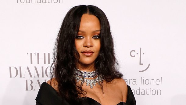 Rihanna est allée à la Barbade pour inaugurer une rue à son nom!
