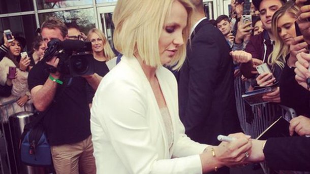 Britney Spears : rayonnante avec sa nouvelle coupe!