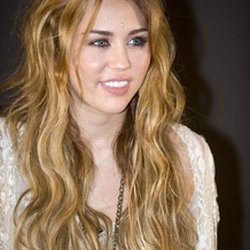 Miley Cyrus - coiffures
