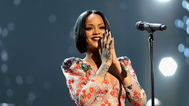 Rihanna dévoile sa tenue préférée en confinement!
