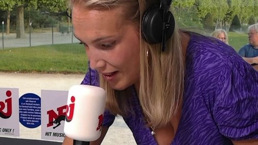 Lorenza renverse son café en direct !