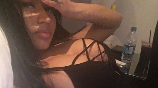 Nicki Minaj : séance de selfies super hot !