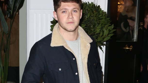 Niall Horan annonce un nouveau single en solo, «Slow Hands»!