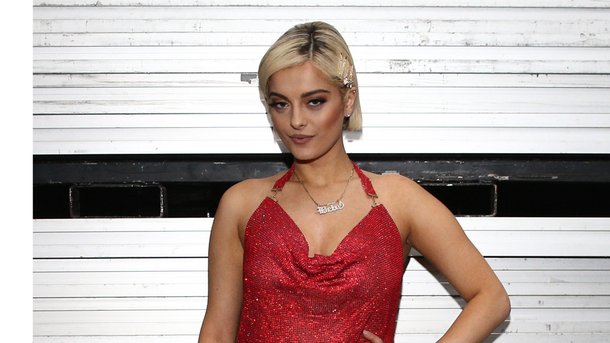 Bebe Rexha reprend son hit «I’m a Mess» pour le défilé Victoria’s Secret