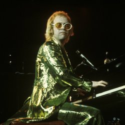 Elton John : monsieur paillettes