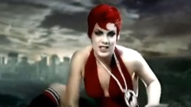 Pink - Here Comes The Weekend feat. Eminem