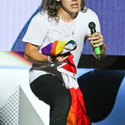 Harry Styles en concert avec les One Direction à Vancouver