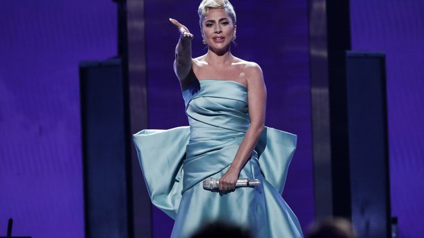 «Joker 2»: Lady Gaga se dévoile en Harley Quinn