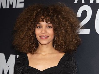 Izzy Bizu