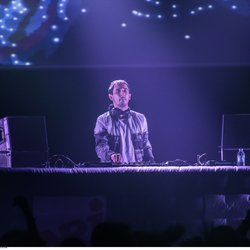 NRJ Music Tour de Lille: The Avener