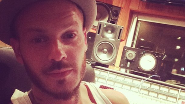 M Pokora : les premières images du clip de «Voir la nuit s’emballer»!