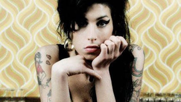 Amy Winehouse numéro 1 des ventes depuis sa mort