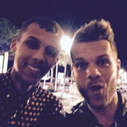Keen'V @KeenvOfficiel  •  14 déc.  Une petite dernière avec le maestro @Stromae 