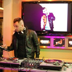 Jeudi 6 Décembre avec DJ D-Bass