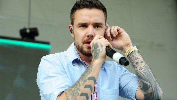 Liam Payne sexy et irrésistible en boxer: le chanteur dévoile son corps