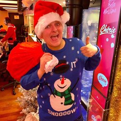 Max le stagiaire et son pull de Noël