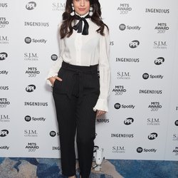 Camila Cabello : le look féminin-masculin lui va si bien