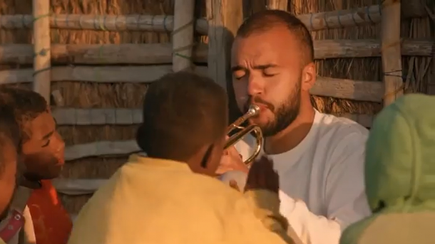Bigflo & Oli: Oli fait référence à sa maladie dans «Rendez-vous en Terre Inconnue»