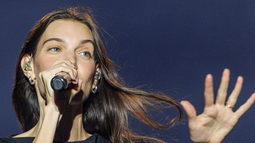 Charlotte Cardin annonce une tournée mondiale pour accompagner son nouvel album