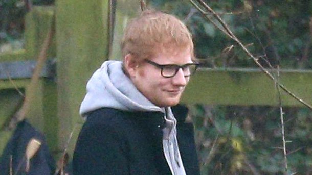 Ed Sheeran: il réagit à la photo de son jeune sosie!