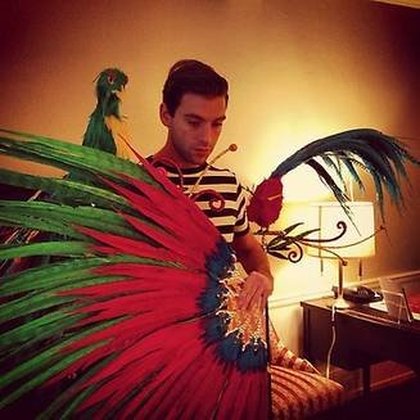 Mika rencontre Dita Von Teese à son hôtel