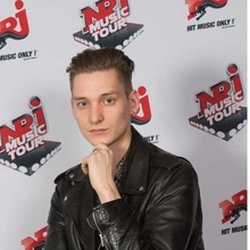 Thomas Azier @ NRJ Music Tour de Paris - Photocall