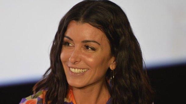PHOTO - Jenifer mariée : elle pose dans sa superbe robe