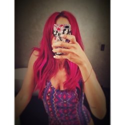 Shy'm: Il est là #Solitaire #newbabe #24novembre