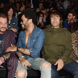 Johnny Hallyday : avec Lenny Kravitz et Liam Gallagher au défilé Saint Laurent!!