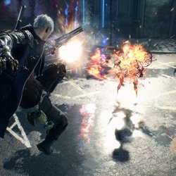 Nero, héros principal de DMC 4, qui se bat notamment avec des bras mécaniques interchangeables.