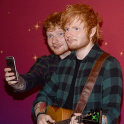Ed Sheeran et sa statue de cire @ Madame Tussaud NY